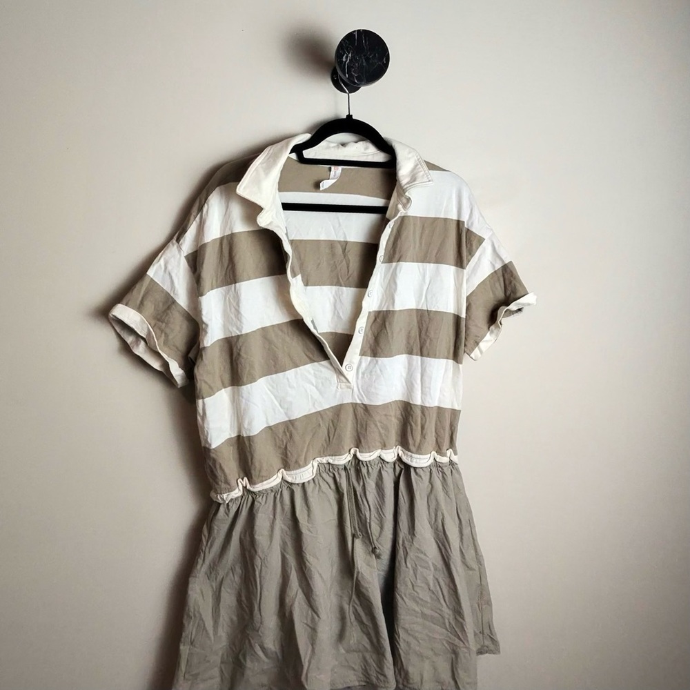 Striped Beige and White Short-Sleeve Romper Skort L